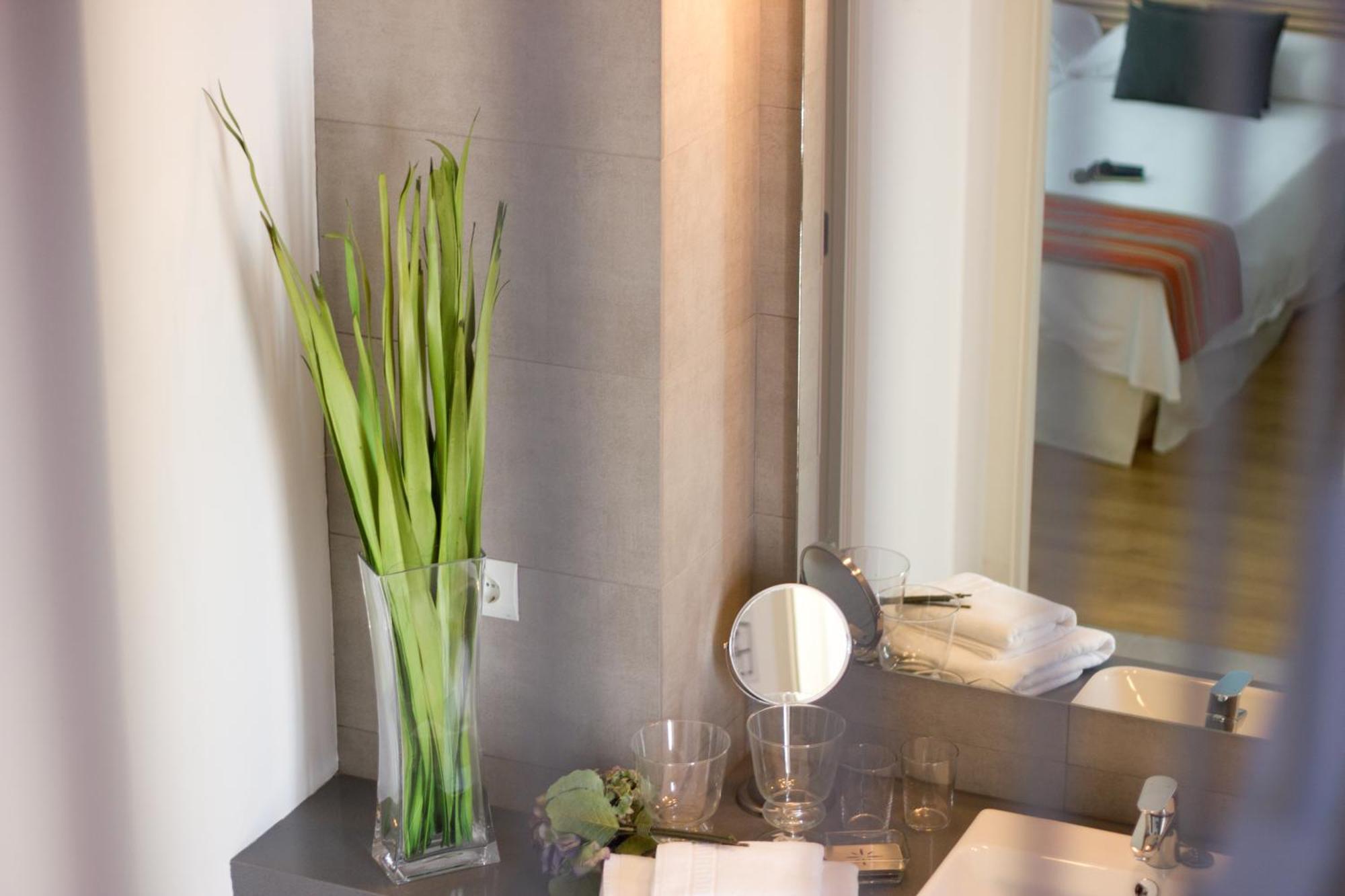 Life Apartments Alberto Lista Sevilla Eksteriør billede
