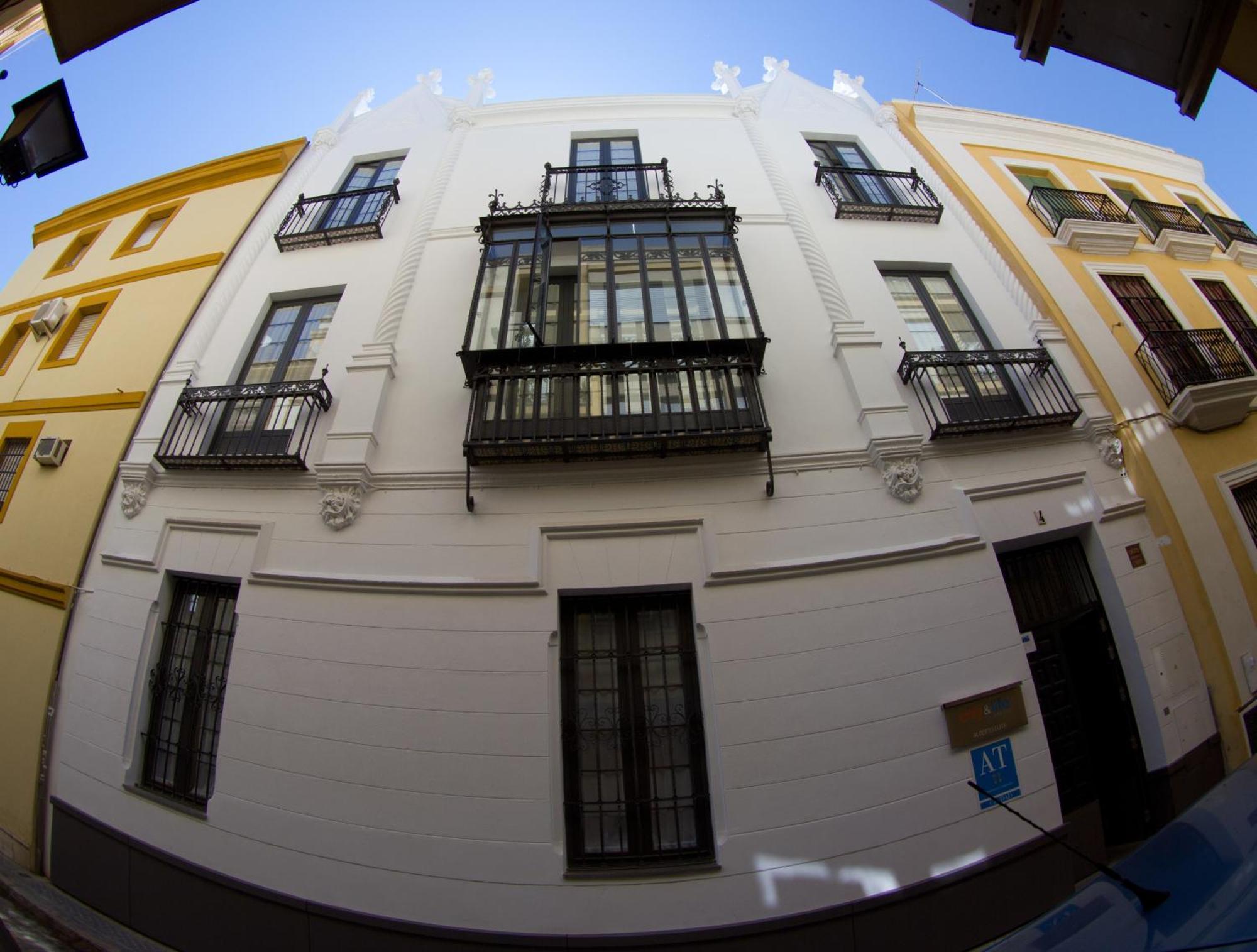 Life Apartments Alberto Lista Sevilla Eksteriør billede